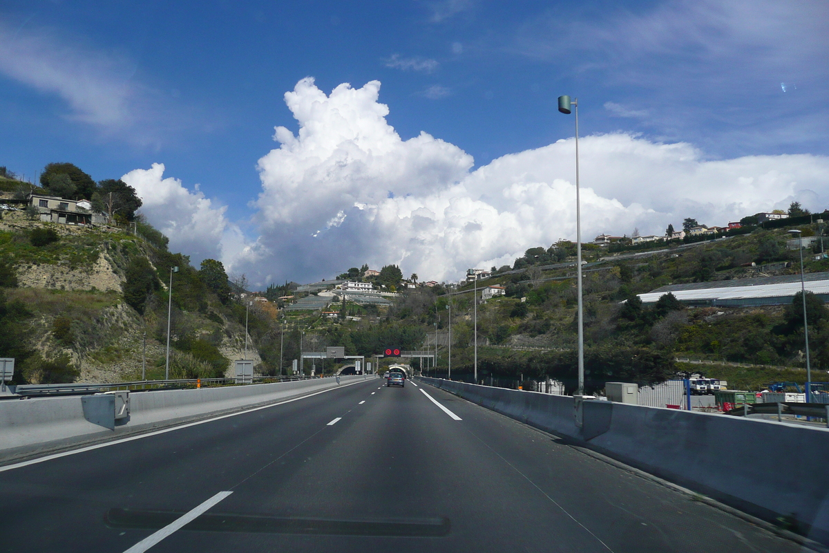 รูปถ่าย ฝรั่งเศส(France) เฟรนช์ริวิเอรา(French Riviera) ถนนจากนีซไปม็องตง(Nice to Menton road) 2008-03 54