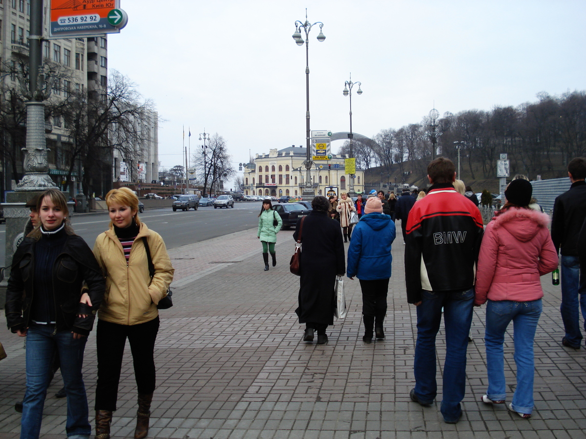 รูปถ่าย ยูเครน(Ukraine) เคียฟ(Kiev) ถนนเครชชาตือค(Kreschatyk Street) 2007-03 10