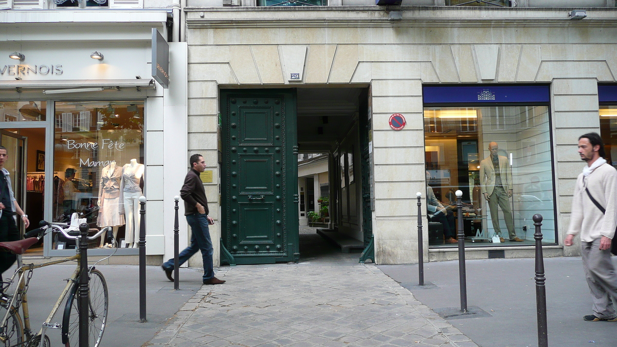 รูปถ่าย ฝรั่งเศส(France) ปารีส(Paris) คุ้มที่ 8(8th Arrondissement) ถนนทรงเช(Rue Tronchet) 2007-05 5