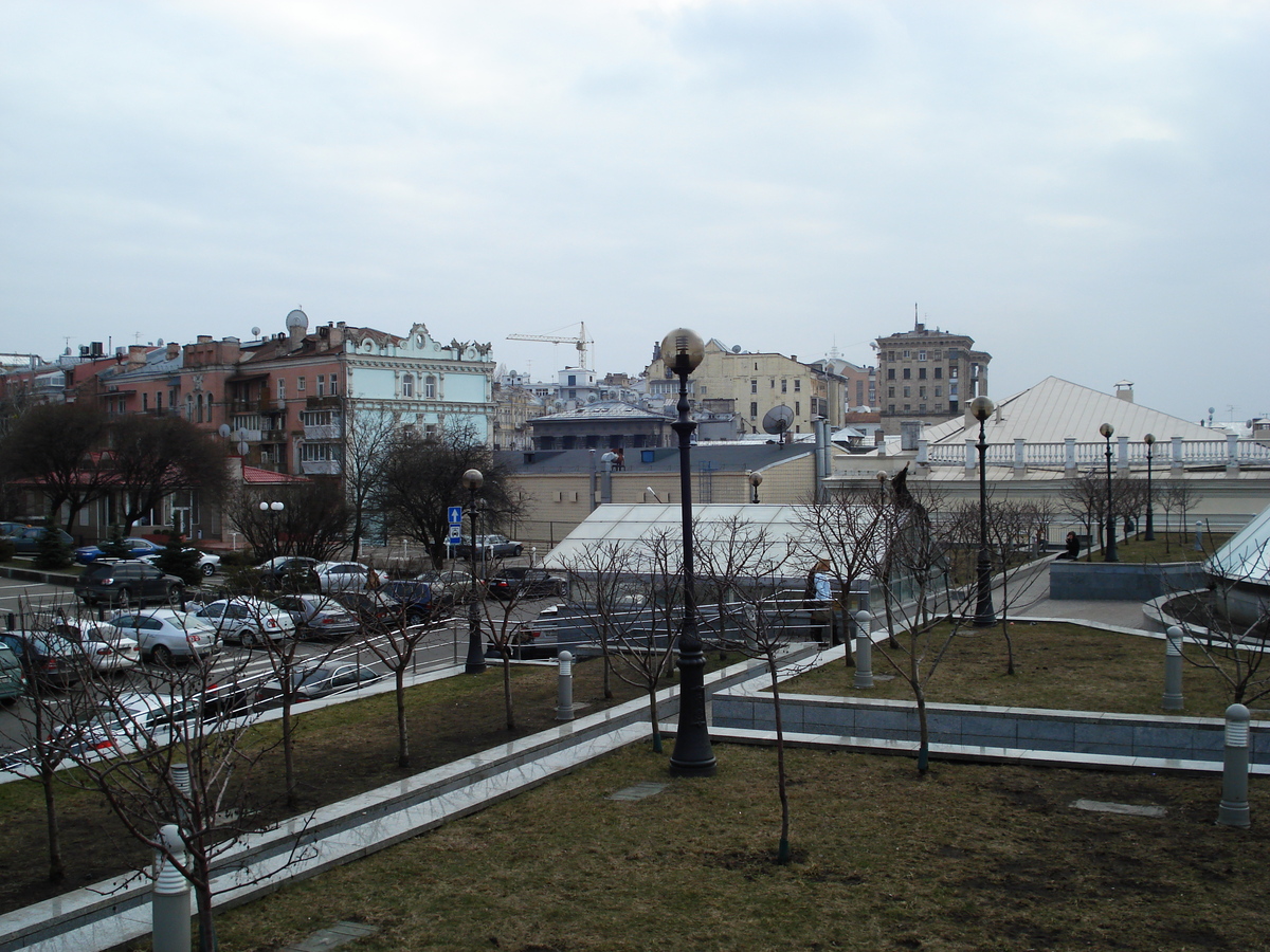 รูปถ่าย ยูเครน(Ukraine) เคียฟ(Kiev) ถนนเครชชาตือค(Kreschatyk Street) 2007-03 18