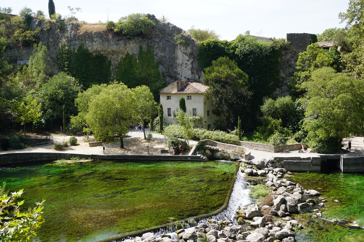 รูปถ่าย ฝรั่งเศส(France) ฟงแตน-เดอ-โวกลูซ(Fontaine-de-Vaucluse) 2017-08 24