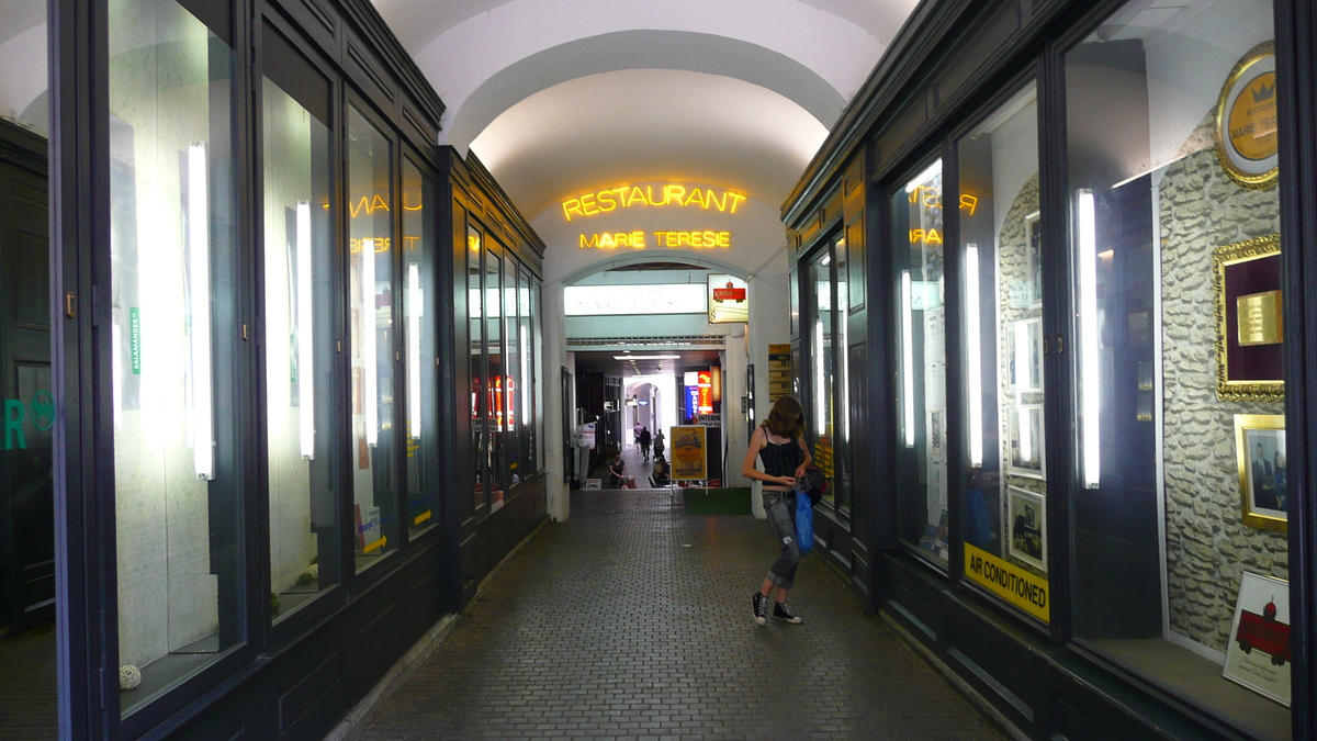 รูปถ่าย สาธารณรัฐเช็ก(Czech Republic) ปราก(Prague) ถนนนาปชีโกพ(Na Prikope) 2007-07 23