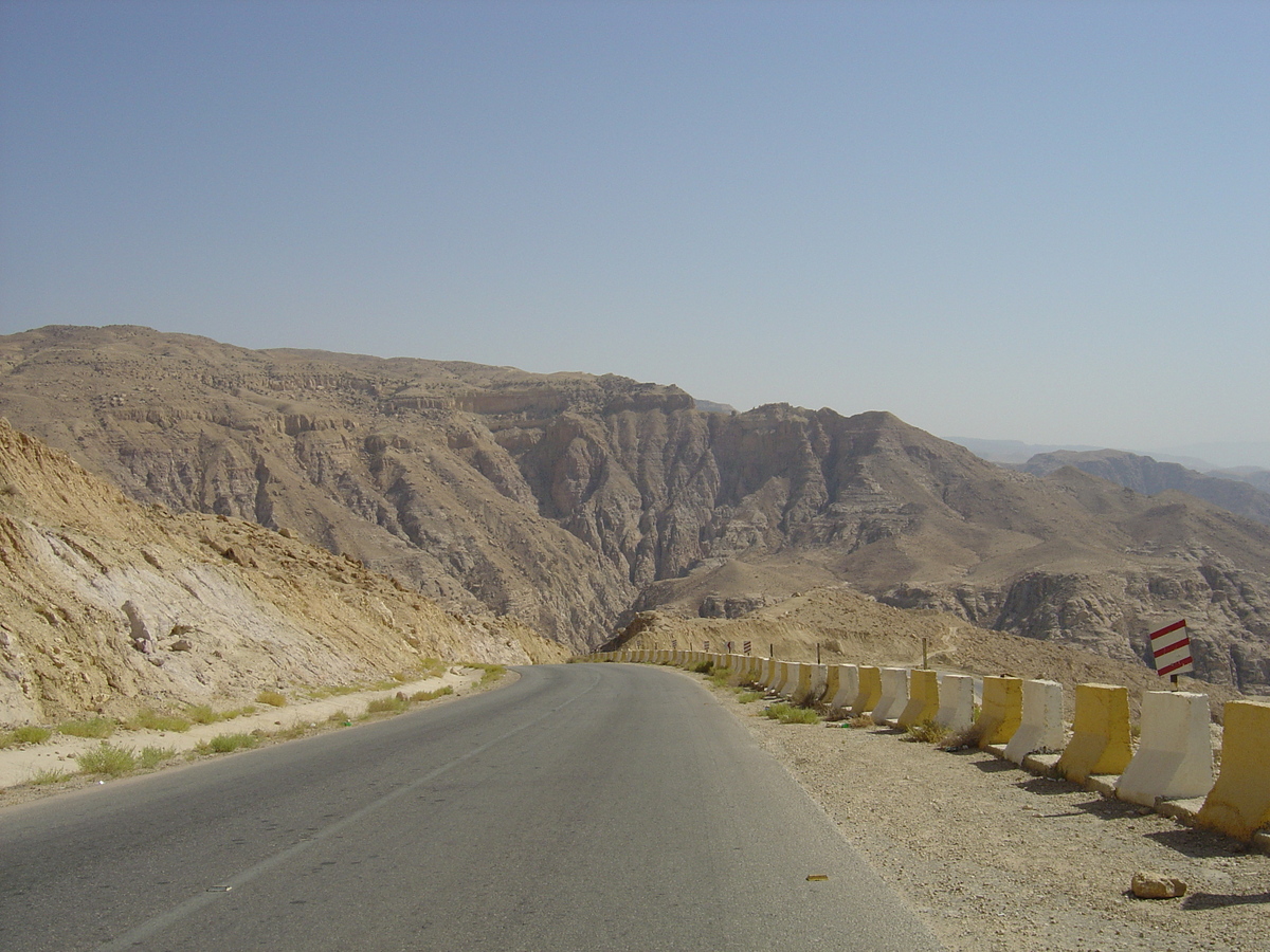 รูปถ่าย จอร์แดน(Jordan) ถนนจากอัฏฏอฟีละฮ์ไปฟีฟา(At Tafila to Fifa road) 2004-10 10