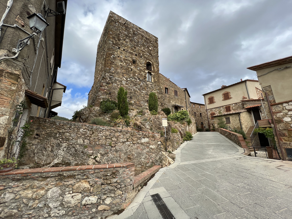รูปถ่าย อิตาลี(Italy) ลาซัสซา(La Sassa) 2021-09 22