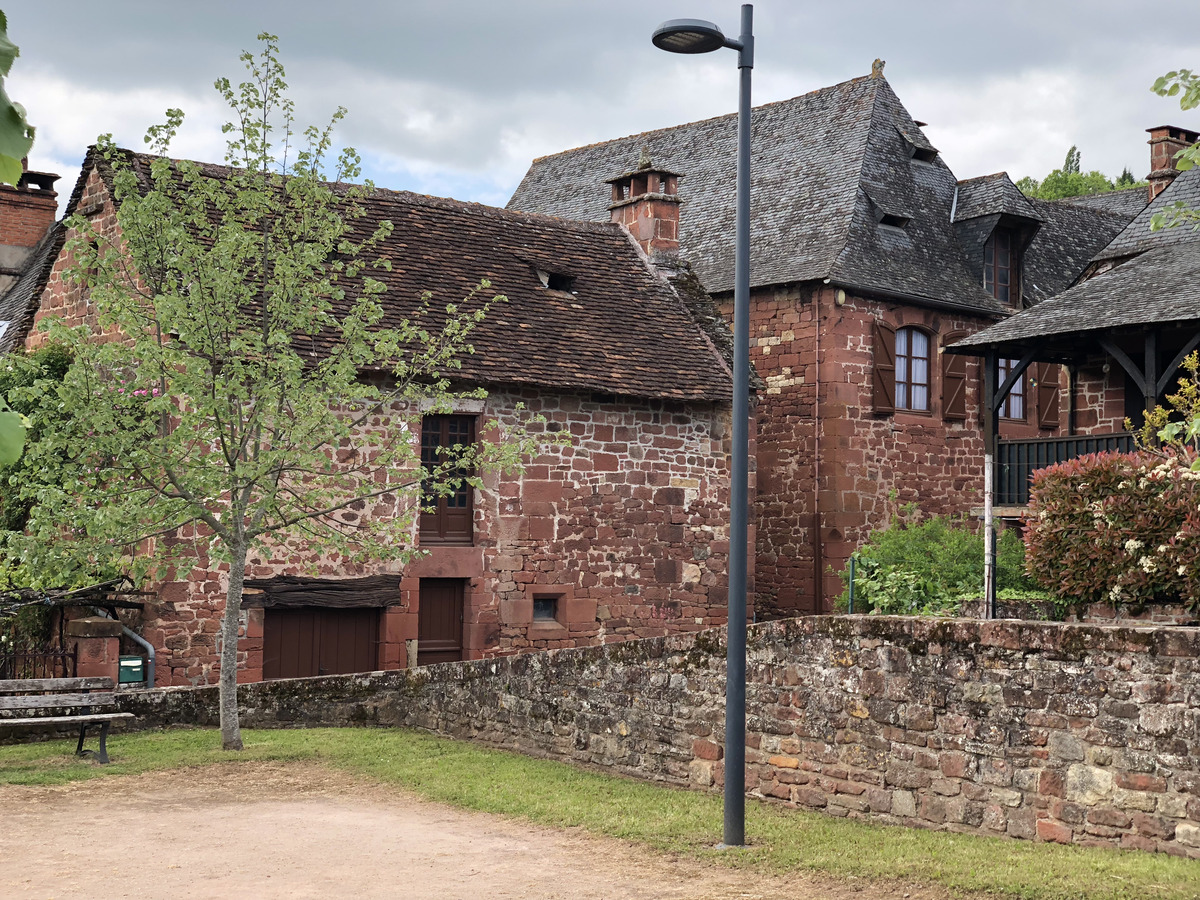 รูปถ่าย ฝรั่งเศส(France) กอลงฌ์-ลา-รูฌ(Collonges la Rouge) 2018-04 89