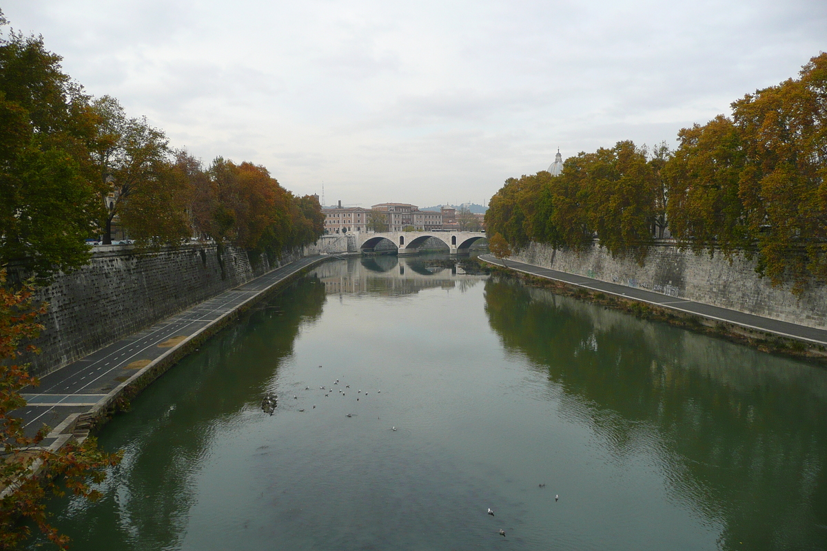 รูปถ่าย อิตาลี(Italy) โรม(Rome) ถนนริมน้ำจานีโกเลนเซ(Lungotevere Gianicolense) 2007-11 13