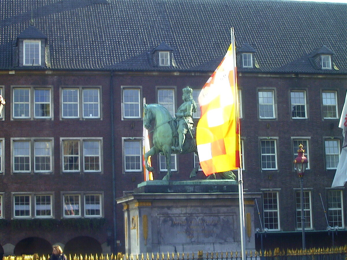 รูปถ่าย เยอรมนี(Germany) ดัสเซลดอร์ฟ(Dusseldorf) 2000-04 12