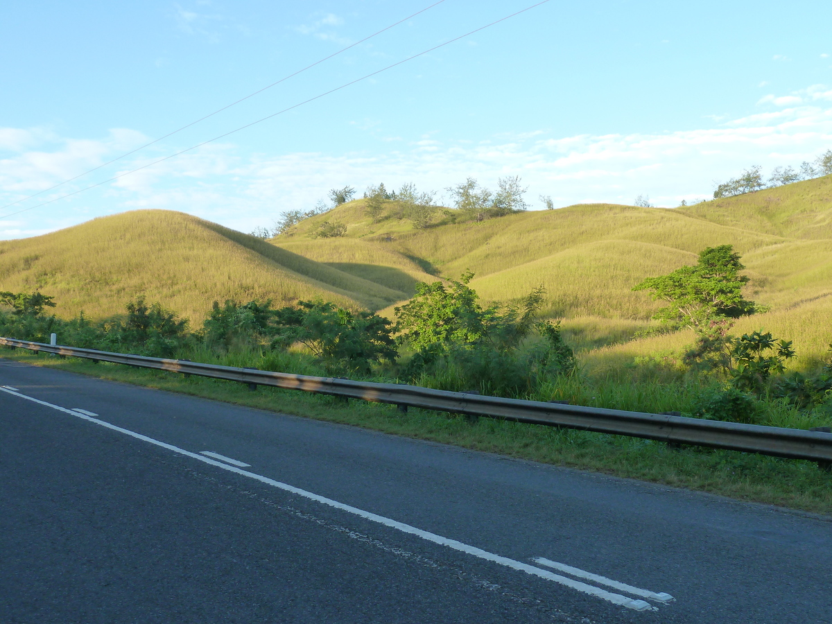 รูปถ่าย ฟิจิ(Fiji) ถนนจากนาดีไปซิงกาโตกา(Nadi to Sigatoka road) 2010-05 14