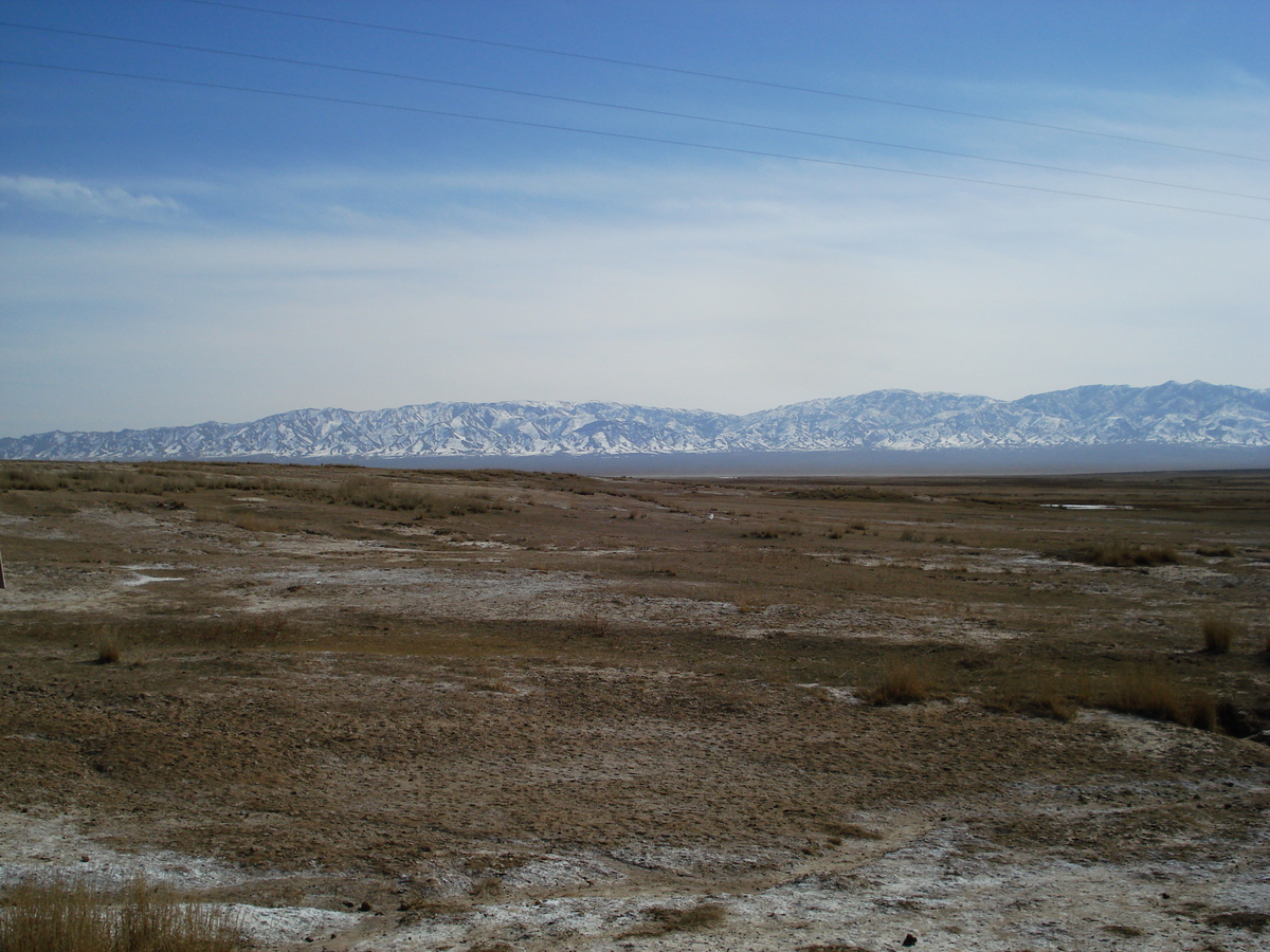 รูปถ่าย คาซัคสถาน(Kazakhstan) ถนนจากอัลมาตีไปหุบผาชารึน(Almaty to Charyn Canyon road) 2007-03 172