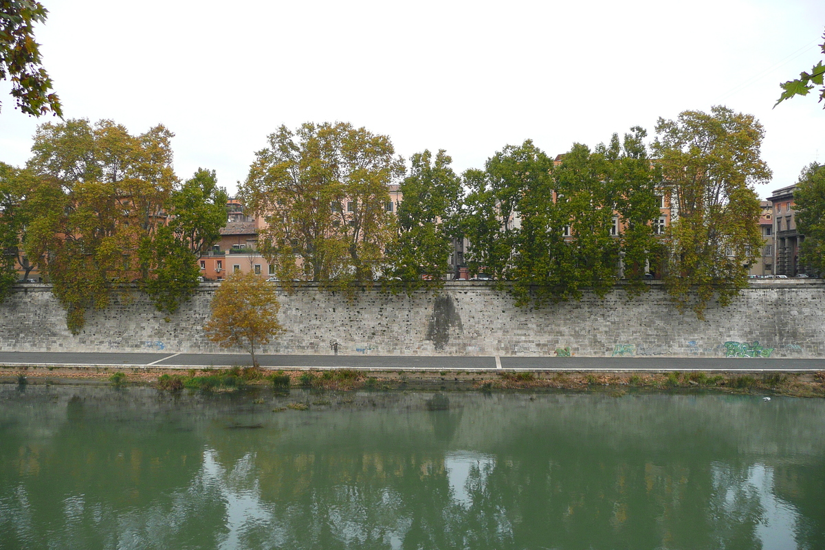 รูปถ่าย อิตาลี(Italy) โรม(Rome) ถนนริมน้ำจานีโกเลนเซ(Lungotevere Gianicolense) 2007-11 28
