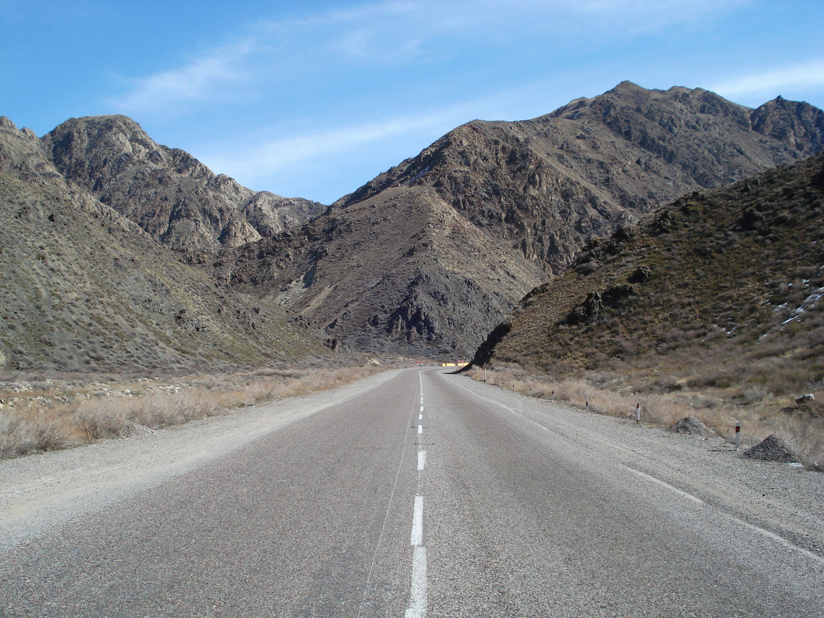 รูปถ่าย คาซัคสถาน(Kazakhstan) ถนนจากอัลมาตีไปหุบผาชารึน(Almaty to Charyn Canyon road) 2007-03 82