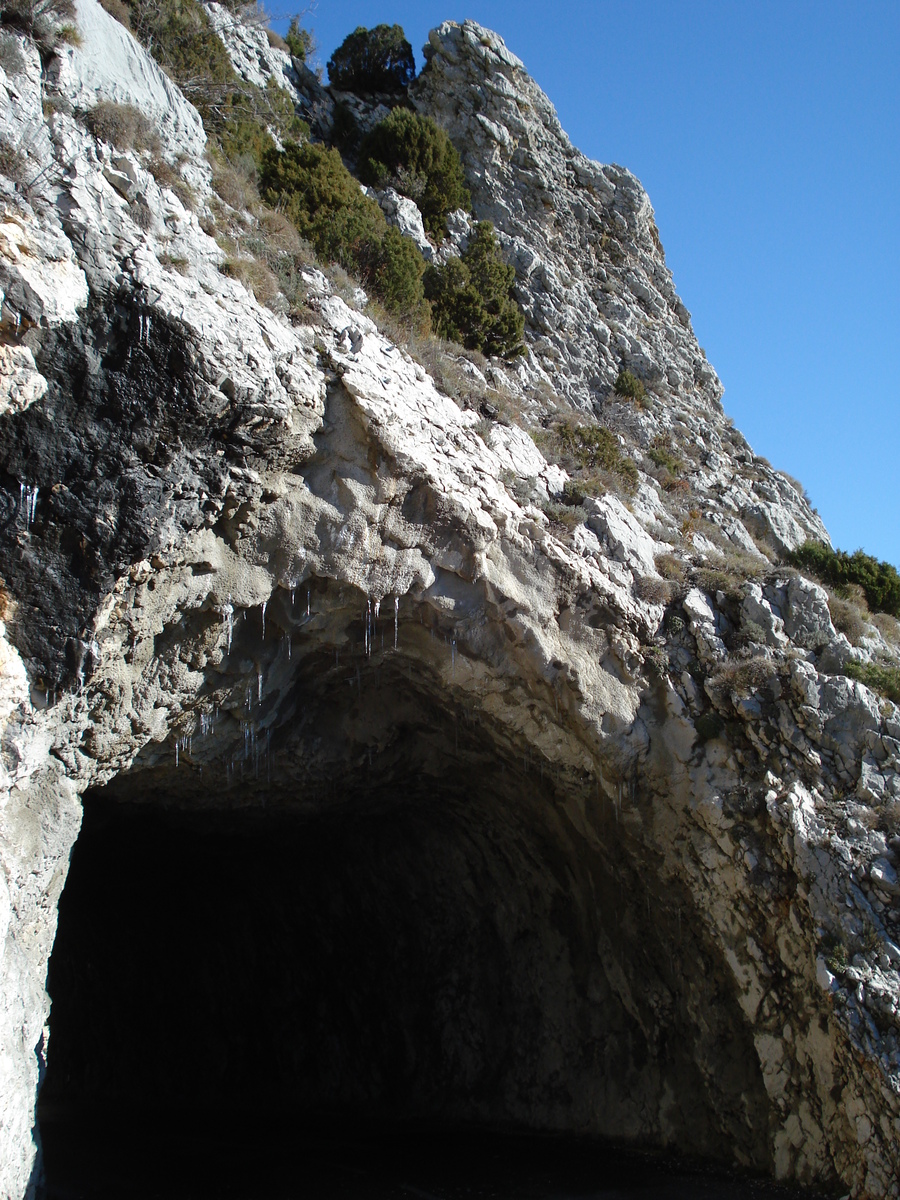รูปถ่าย ฝรั่งเศส(France) ถนนจากกูร์เซกูลไปเกรโอลีแยร์-เล-เนจ(Coursegoule to Greolieres les neiges road) 2007-01 41