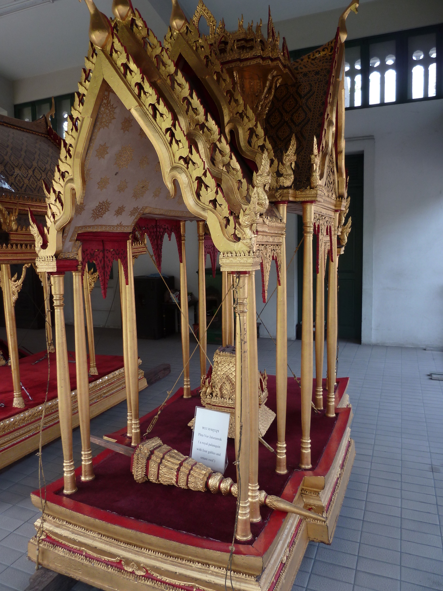 รูปถ่าย ไทย(Thailand) กรุงเทพมหานคร(Bangkok) พระที่นั่งวิมานเมฆ(Vimanmek Palace) 2011-01 26