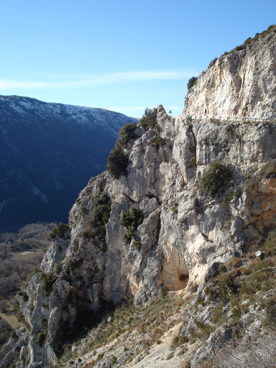 รูปถ่าย ฝรั่งเศส(France) ถนนจากกูร์เซกูลไปเกรโอลีแยร์-เล-เนจ(Coursegoule to Greolieres les neiges road) 2007-01 90