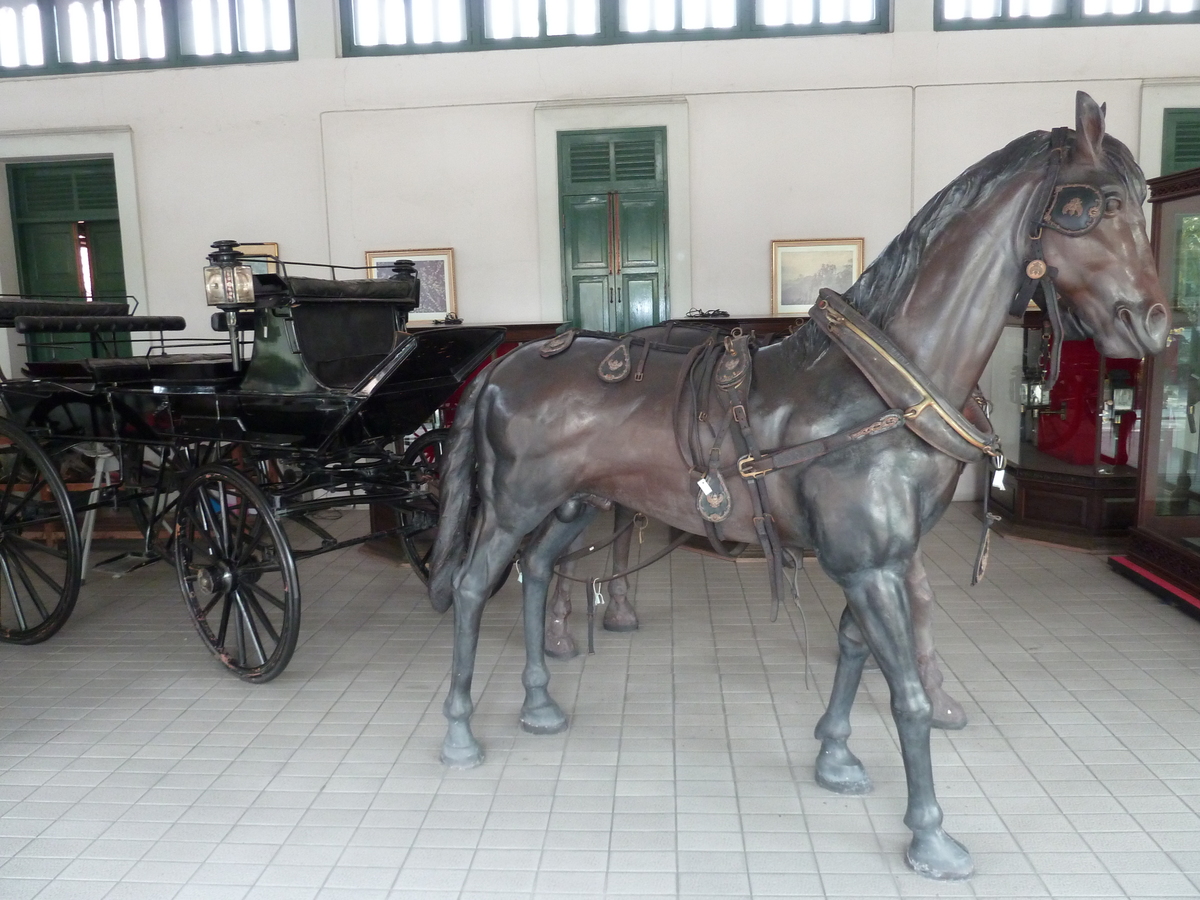 รูปถ่าย ไทย(Thailand) กรุงเทพมหานคร(Bangkok) พระที่นั่งวิมานเมฆ(Vimanmek Palace) 2011-01 22