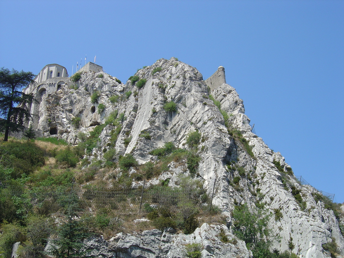 รูปถ่าย ฝรั่งเศส(France) ซิสเตอรง(Sisteron) 2004-08 3