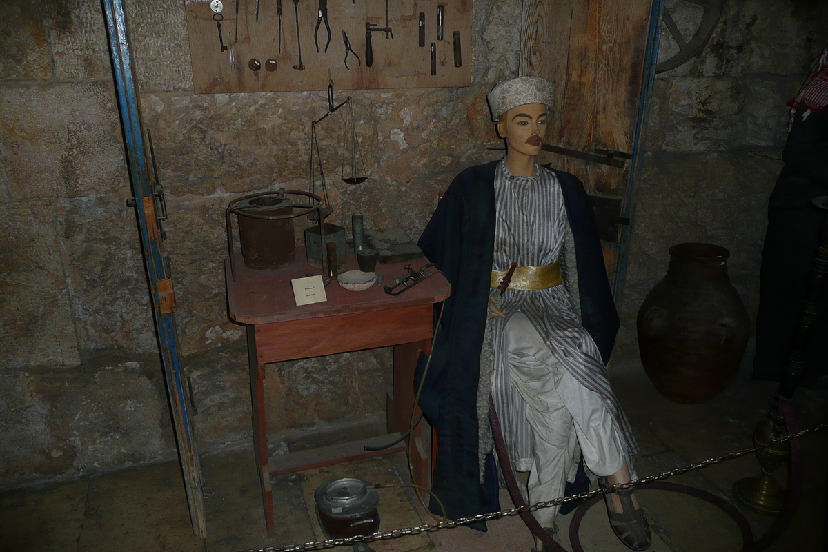 รูปถ่าย จอร์แดน(Jordan) อัมมาน(Amman) โรงละครโรมัน(Roman Theater) พิพิธภัณฑ์คติชน(Folklore Museum) 2007-12 1