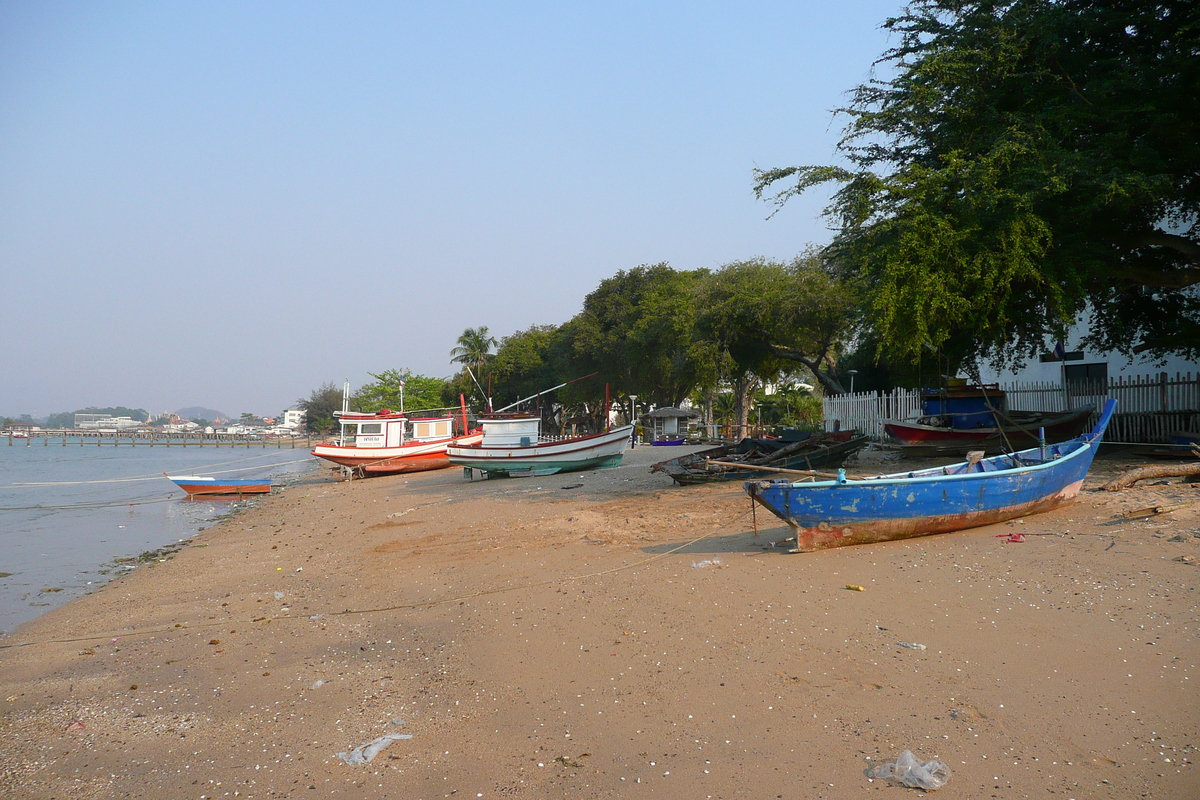 รูปถ่าย ไทย(Thailand) ชลบุรี(Chonburi) ค่ายชุมพล กองทัพเรือไทย(Choumpon Royal Thai Navy) 2008-01 52
