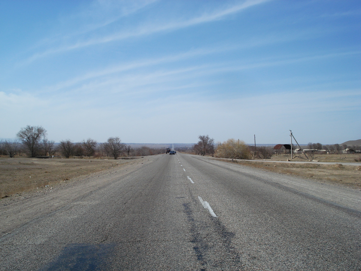 รูปถ่าย คาซัคสถาน(Kazakhstan) ถนนจากอัลมาตีไปหุบผาชารึน(Almaty to Charyn Canyon road) 2007-03 98