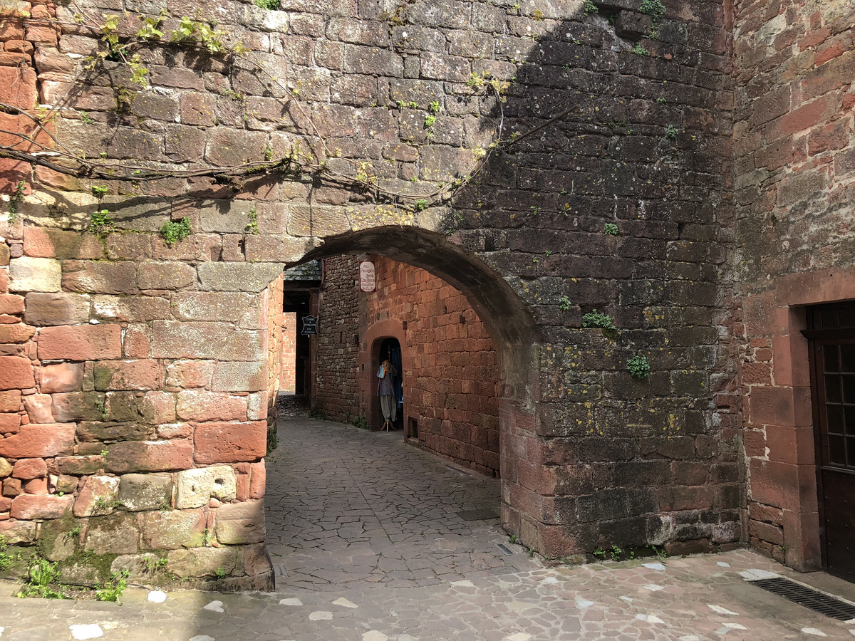 รูปถ่าย ฝรั่งเศส(France) กอลงฌ์-ลา-รูฌ(Collonges la Rouge) 2018-04 103