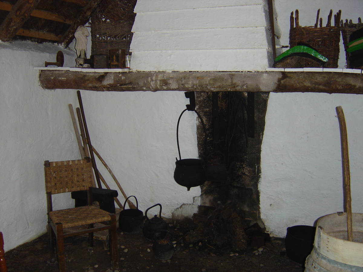 รูปถ่าย ไอร์แลนด์(Ireland) หมู่บ้านคอร์รี่บ็อก(Kerry Bog village) 2004-05 10