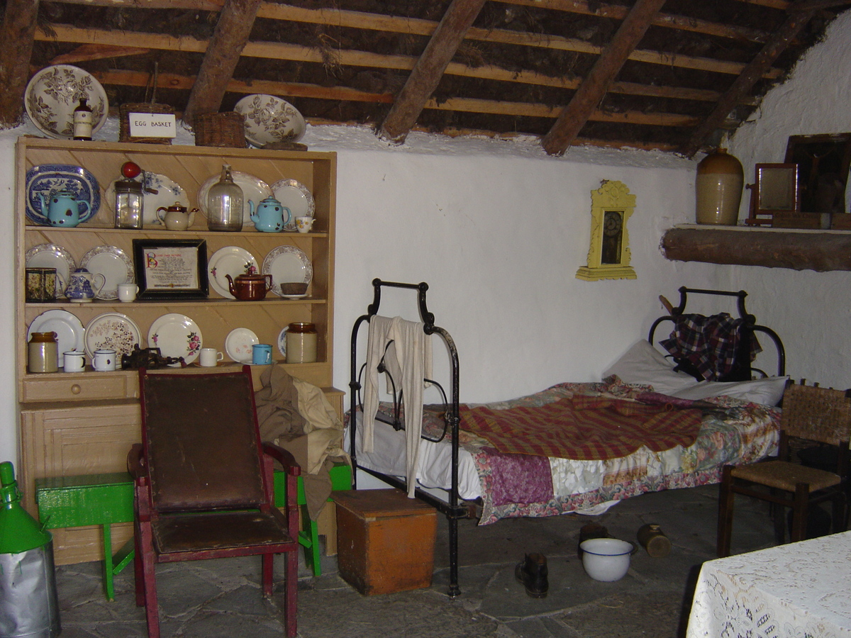 รูปถ่าย ไอร์แลนด์(Ireland) หมู่บ้านคอร์รี่บ็อก(Kerry Bog village) 2004-05 2