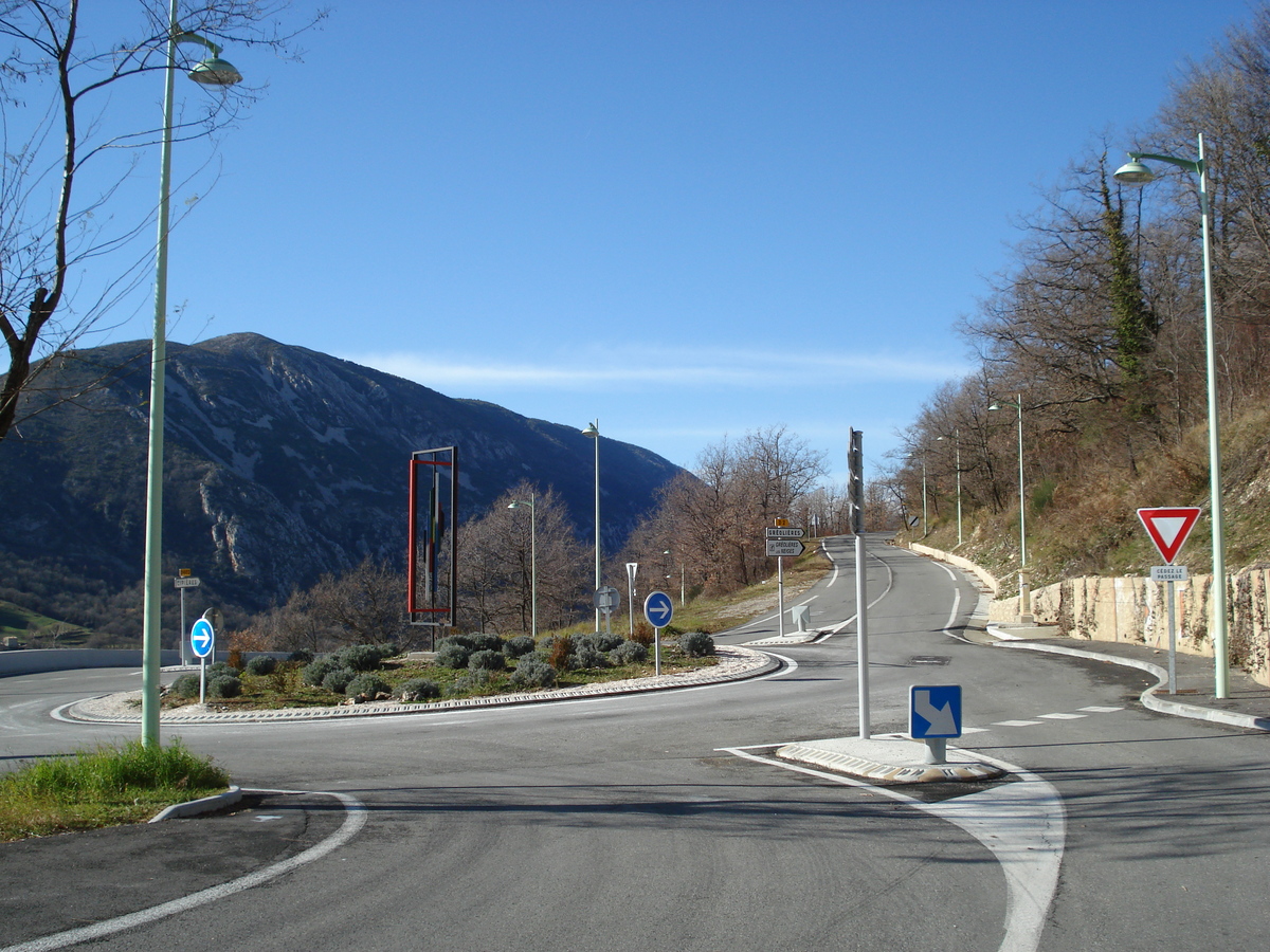 รูปถ่าย ฝรั่งเศส(France) ถนนจากกูร์เซกูลไปเกรโอลีแยร์-เล-เนจ(Coursegoule to Greolieres les neiges road) 2007-01 8