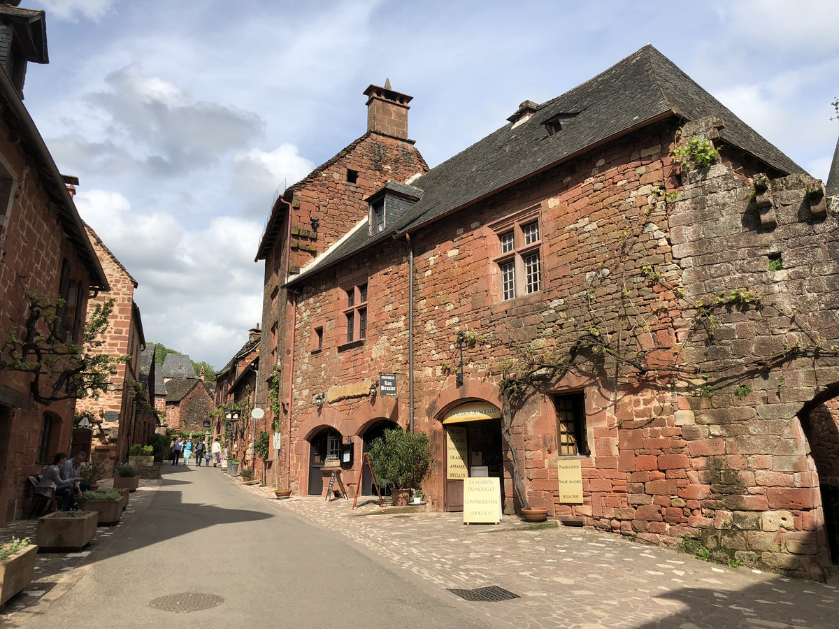 รูปถ่าย ฝรั่งเศส(France) กอลงฌ์-ลา-รูฌ(Collonges la Rouge) 2018-04 26