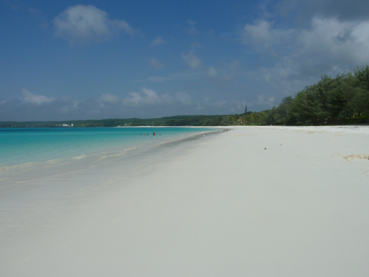 รูปถ่าย นิวแคลิโดเนีย(New Caledonia) เกาะลีฟู(Lifou) อ่าวชาโตบรีย็อง(Chateaubriand Bay) 2010-05 5