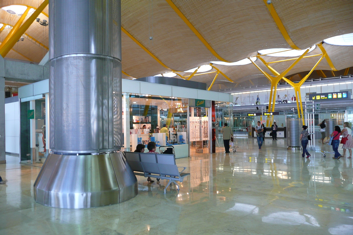 รูปถ่าย สเปน(Spain) มาดริค(Madrid) ท่าอากาศยานบาราคัส(Barajas Airport) 2007-09 47