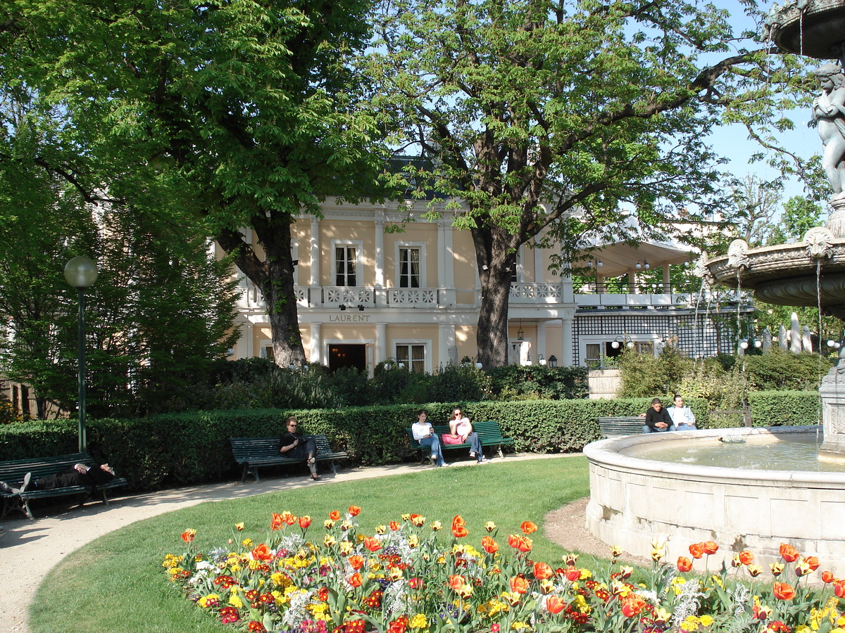 รูปถ่าย ฝรั่งเศส(France) ปารีส(Paris) ช็องเซลีเซ(Champs Elysees) 2006-04 49