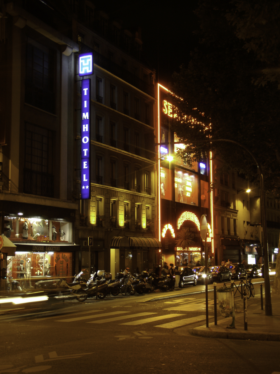รูปถ่าย ฝรั่งเศส(France) ปารีส(Paris) ปิกาลยามค่ำคืน(Pigalle by night) 2007-07 9