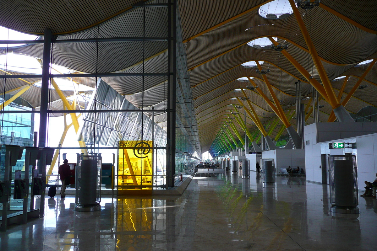 รูปถ่าย สเปน(Spain) มาดริค(Madrid) ท่าอากาศยานบาราคัส(Barajas Airport) 2007-09 51