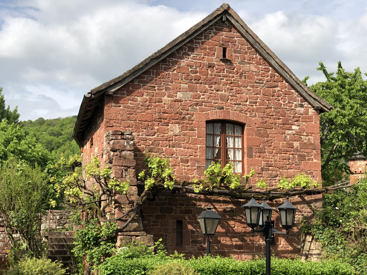 รูปถ่าย ฝรั่งเศส(France) กอลงฌ์-ลา-รูฌ(Collonges la Rouge) 2018-04 94