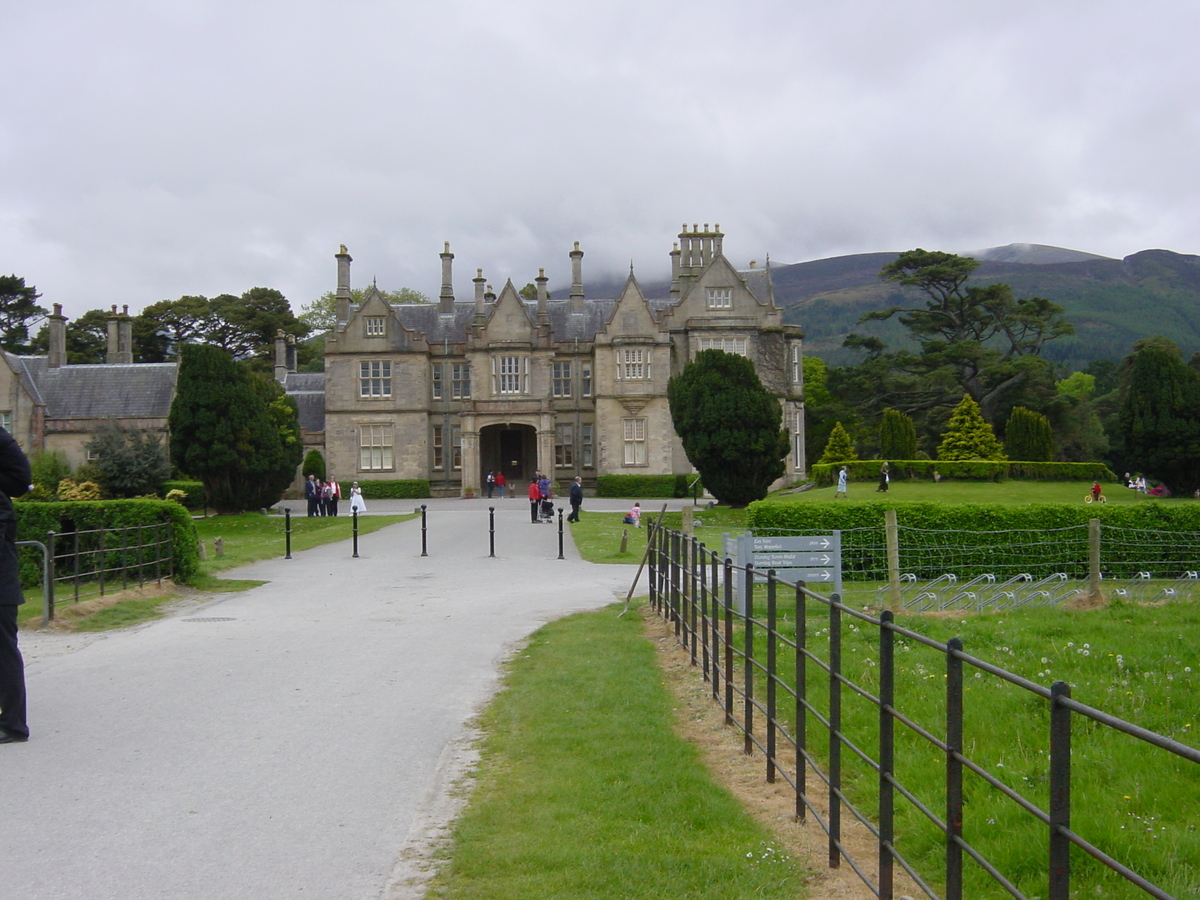 รูปถ่าย ไอร์แลนด์(Ireland) เคอร์รี่(Kerry) สวนสาธารณะคิลลาร์นีย์เนชั่นเนล(Killarney National Park) บ้านมัครอส(Muckross House) 2004-05 32