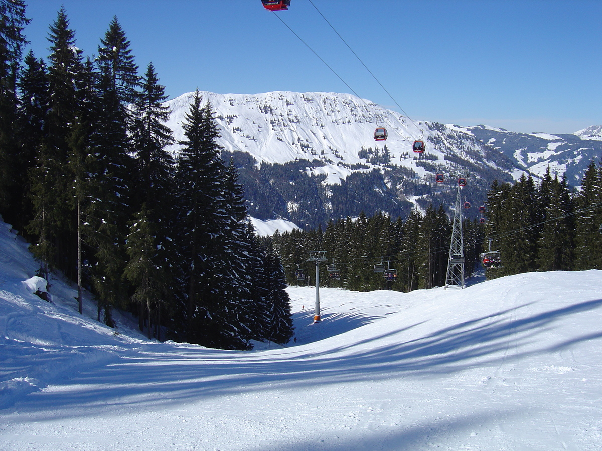 รูปถ่าย ออสเตรีย(Austria) คิทซ์บูเฮล(Kitzbuhel) สกี(Ski) 2005-03 139