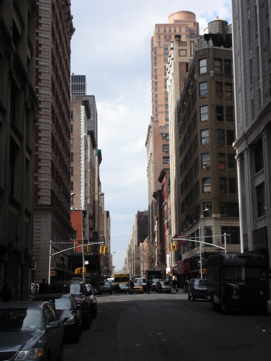 รูปถ่าย สหรัฐอเมริกา(United States) นิวยอร์ก(New York) ตามถนนฟิฟท์อเวนิว(down the 5th Avenue) 2006-03 40