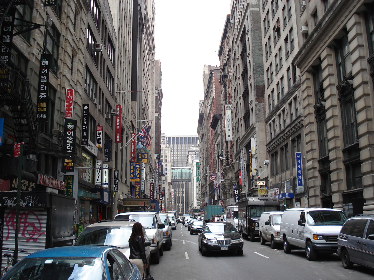 รูปถ่าย สหรัฐอเมริกา(United States) นิวยอร์ก(New York) ตามถนนฟิฟท์อเวนิว(down the 5th Avenue) 2006-03 59