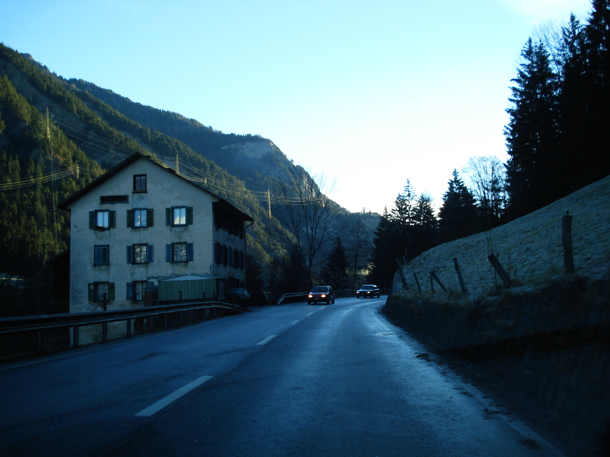 รูปถ่าย สวิสเซอร์แลนด์(Switzerland) ถนนจากคูร์ไปเซนต์มอริตซ์(Chur to St Moritz Road) 2007-01 101