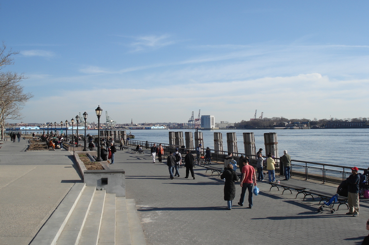 รูปถ่าย สหรัฐอเมริกา(United States) นิวยอร์ก(New York) สวน  แบตเตอรี่(Battery Park) 2006-03 23