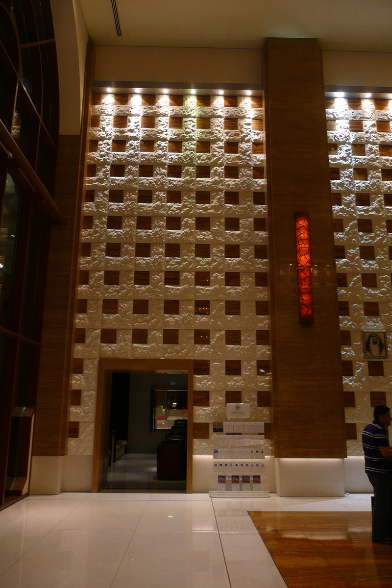 รูปถ่าย สหรัฐอาหรับเอมิเรตส์(United Arab Emirates) ดูไบ(Dubai) โรงแรมเคมพินสกี้ มอลล์ออฟดิเอมิเรตส์(Kempinski Hotel Mall of the Emirates) 2009-01 0