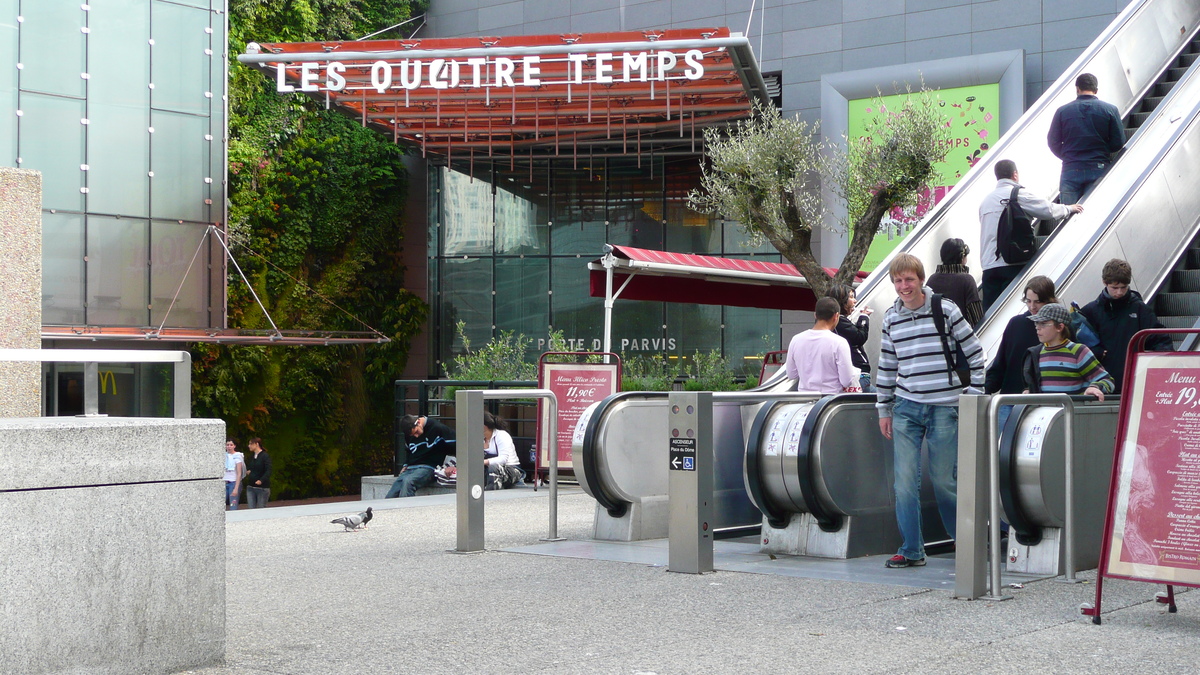 รูปถ่าย ฝรั่งเศส(France) ปารีส(Paris) ลาเดฟ็องส์(La Defense) ศูนย์การค้าเลกาตร์ต็อง(Les Quatre Temps) 2007-05 2