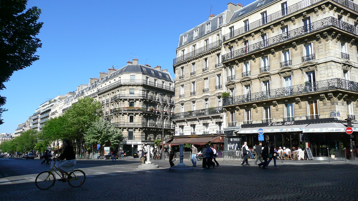 รูปถ่าย ฝรั่งเศส(France) ปารีส(Paris) คุ้มที่ 17 (17th Arrondissement) ถนนวากราม(Avenue de Wagram) 2007-05 8
