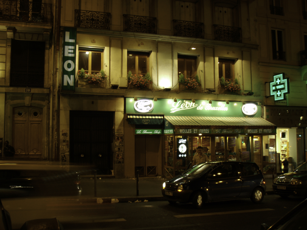 รูปถ่าย ฝรั่งเศส(France) ปารีส(Paris) ปิกาลยามค่ำคืน(Pigalle by night) 2007-07 26