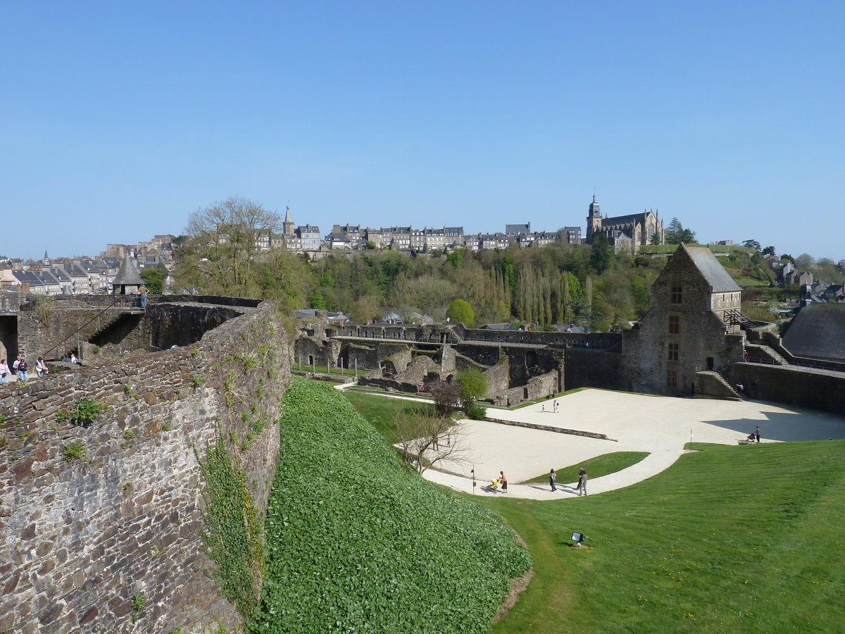รูปถ่าย ฝรั่งเศส(France) ฟูแฌร์(Fougeres) 2010-04 145
