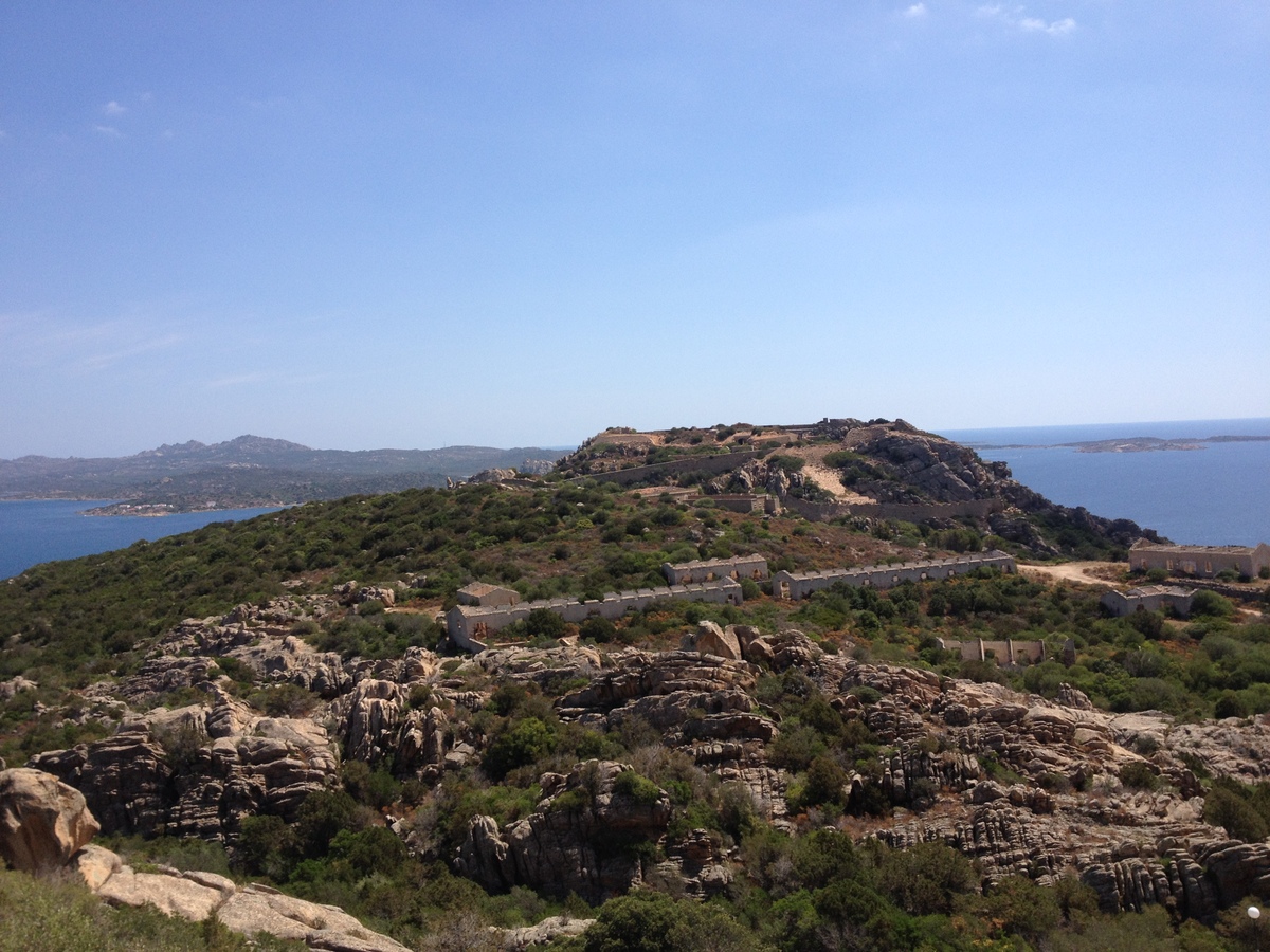 รูปถ่าย อิตาลี(Italy) ซาร์ดิเนีย(Sardinia) หินรูปหมี (รอกชาเดลลอร์โซ)(Roccia dell'Orso) 2015-06 38