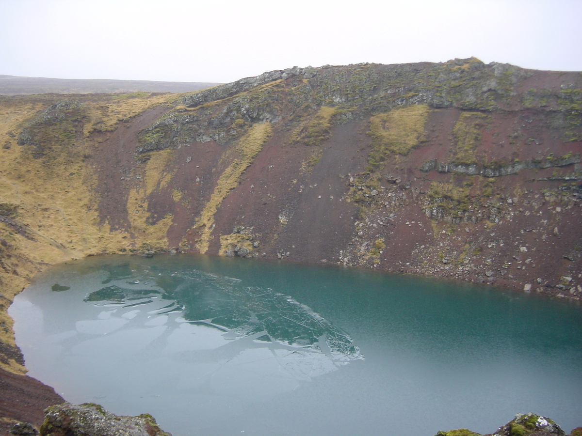 รูปถ่าย ไอซ์แลนด์(Iceland) ปล่องภูเขาไฟเคริด(Kerid) 2003-03 0