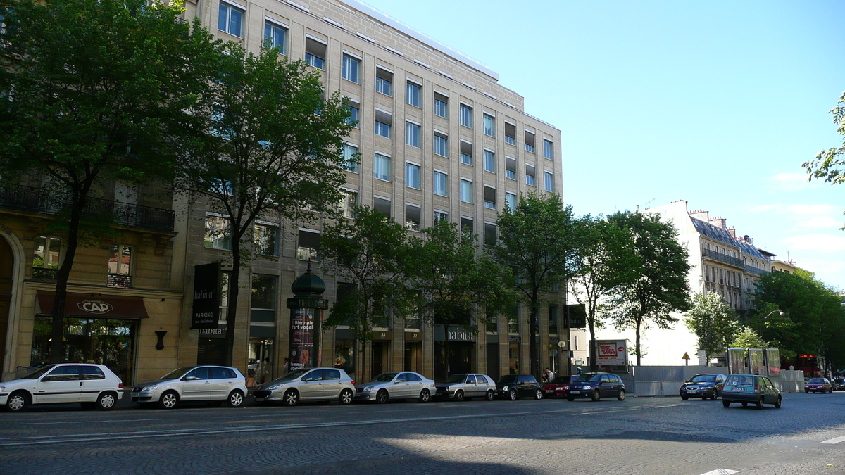 รูปถ่าย ฝรั่งเศส(France) ปารีส(Paris) คุ้มที่ 17 (17th Arrondissement) ถนนวากราม(Avenue de Wagram) 2007-05 69