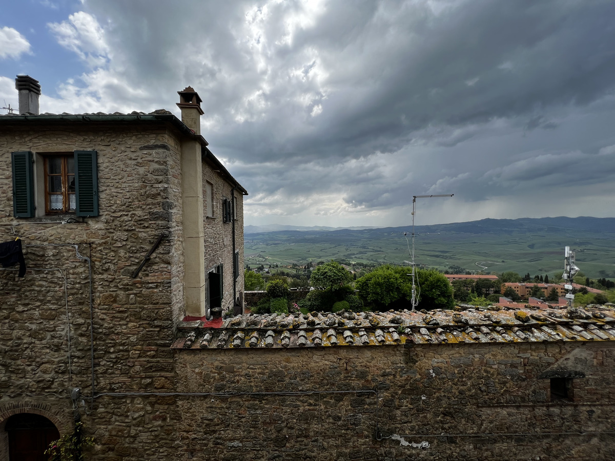 รูปถ่าย อิตาลี(Italy) วอลแตร์รา(Volterra) 2022-05 19