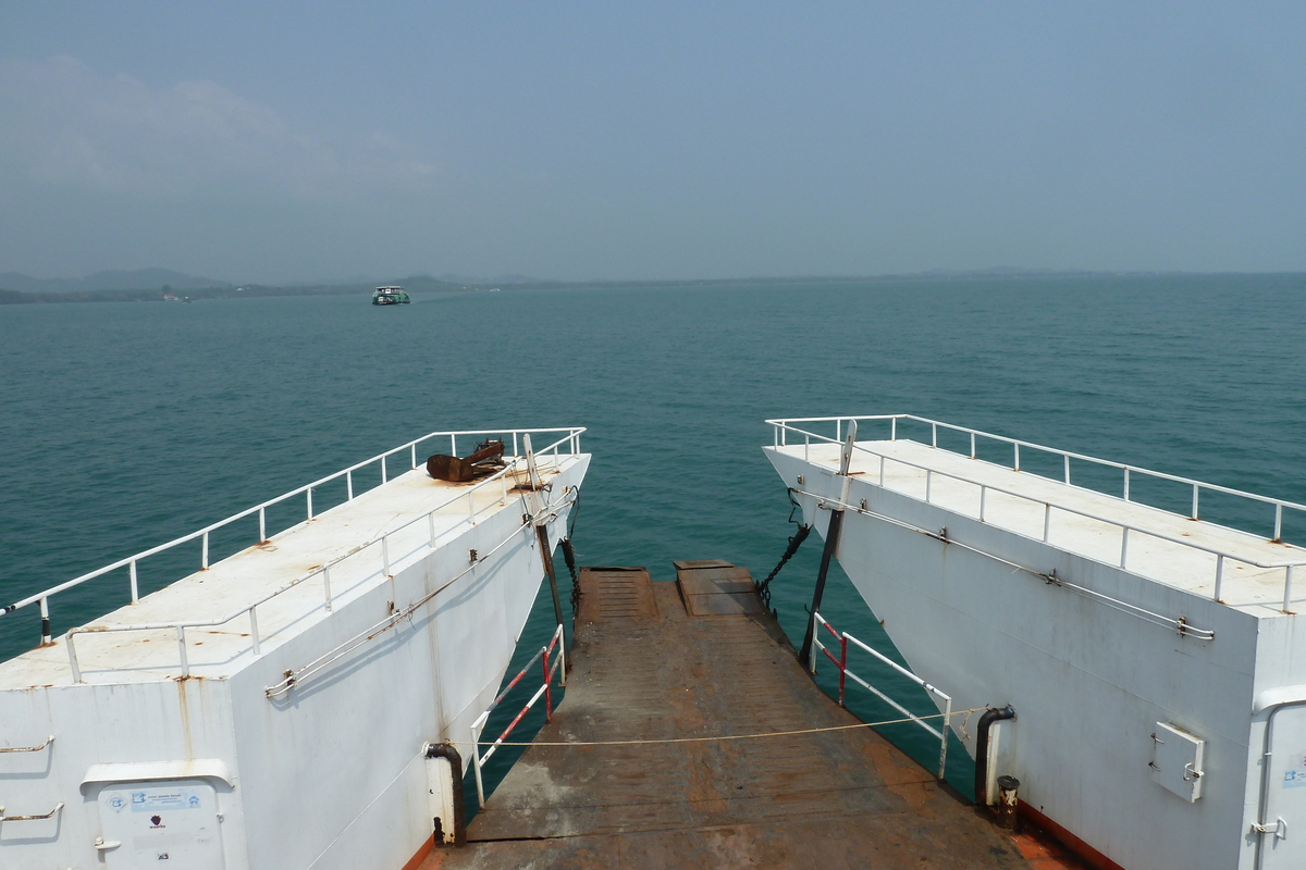 รูปถ่าย ไทย(Thailand) เกาะช้าง(Ko Chang) เรือเฟอร์รี(Ferry) 2011-02 11